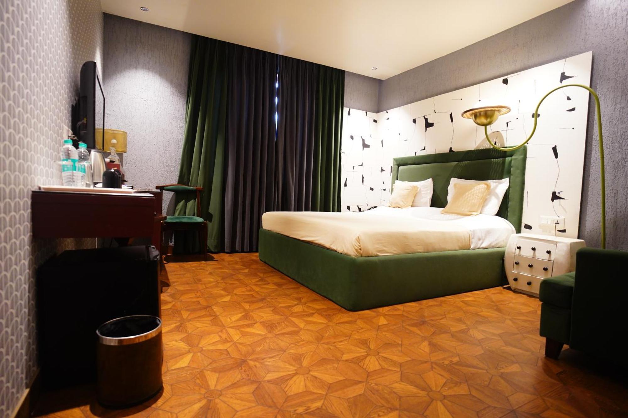 The Grand Vikalp By Saga Hotels Nova Deli Exterior foto