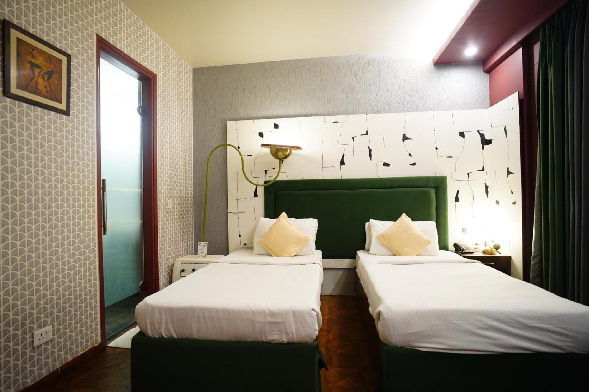 The Grand Vikalp By Saga Hotels Nova Deli Exterior foto