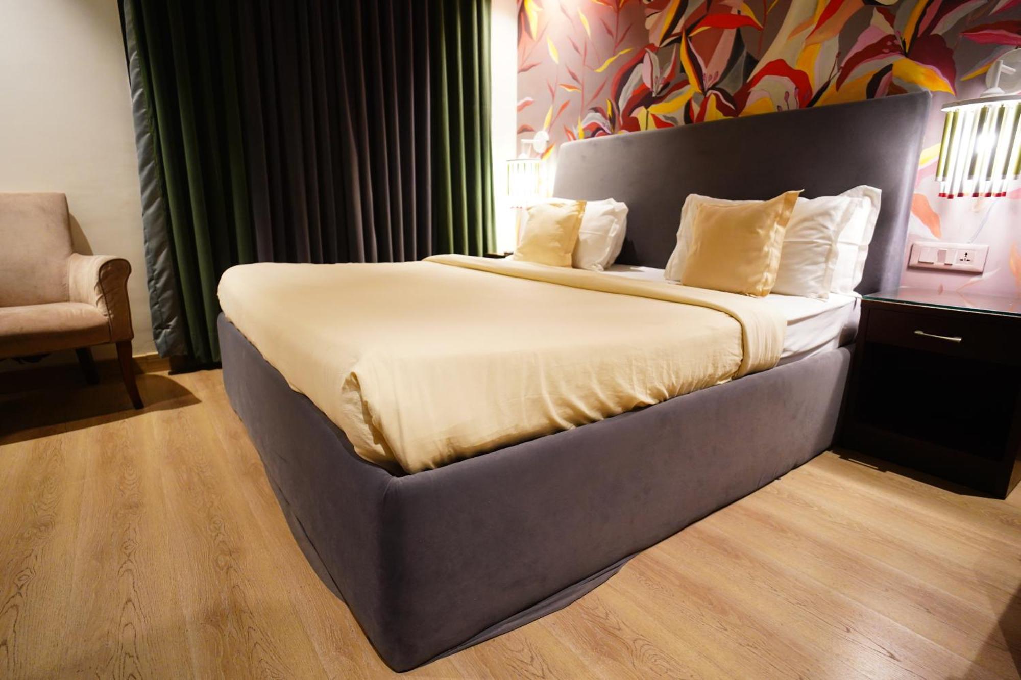 The Grand Vikalp By Saga Hotels Nova Deli Exterior foto
